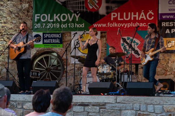 2019-07-20pluhacc-velka-scena-90730D6350CC-0B62-482E-23A1-27370B55EA53.jpg