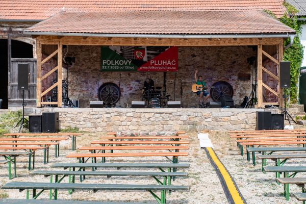 2023-07-22folkovy-pluhac-74138563DEAD-9840-9FC4-0D0C-C75E16F6C0B5.jpg